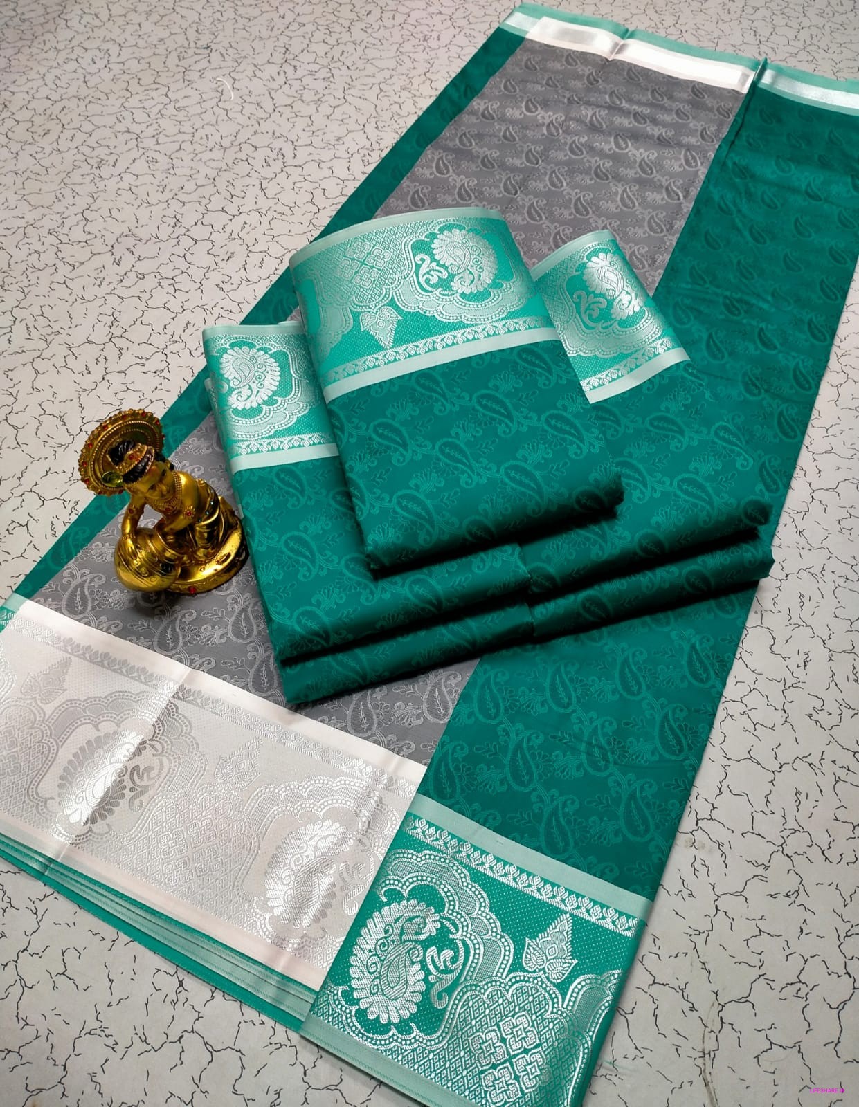 Poonthamil sarees